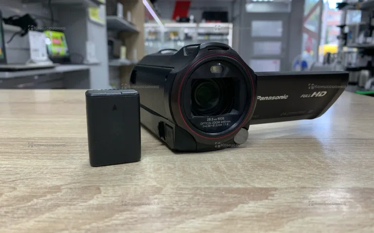 Panasonic HC-V700