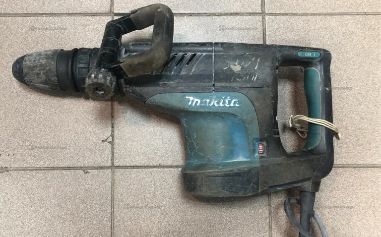 Отбойный молоток Makita HM 1203 C