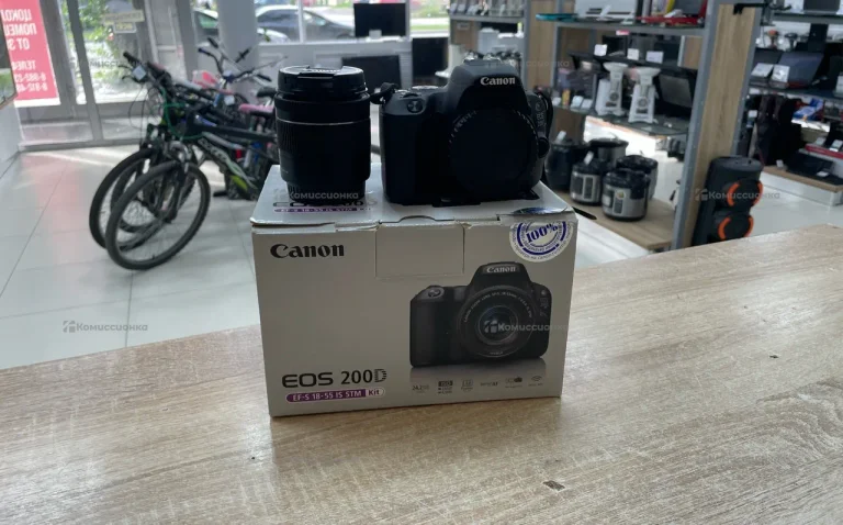 Фотоаппарат canon eos 200d