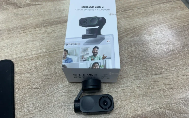 web камера Insta 360 link 2