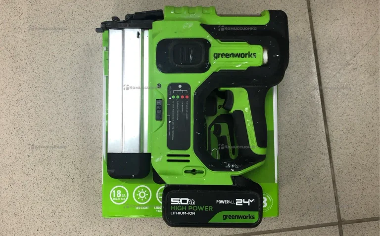 Гвоздезабивной пистолет greenworks Brad Nailer