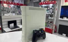 Купить Приставка Microsoft Xbox 360e б/у , в Екатеринбург Цена:3000рублей