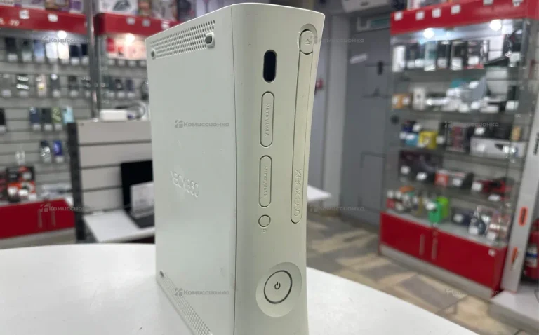 Приставка Microsoft Xbox 360e