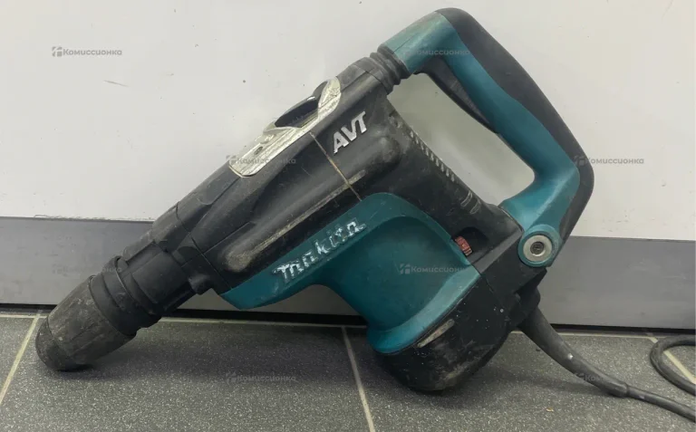 Перфоратор Makita HR 4011C