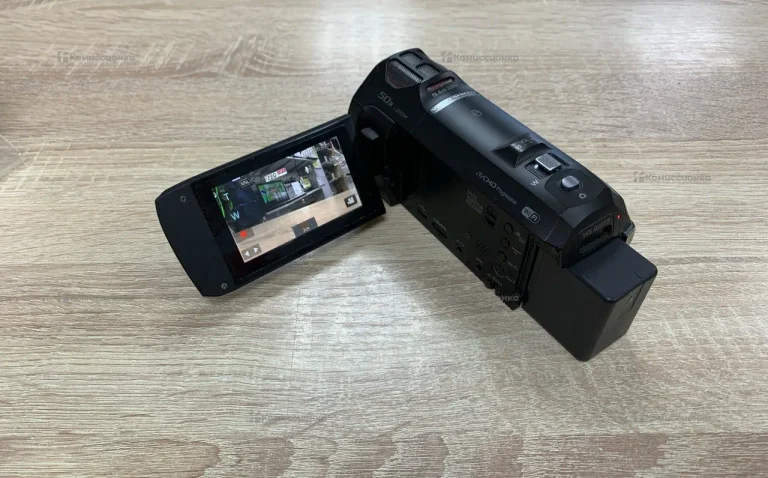 Panasonic HC-V700
