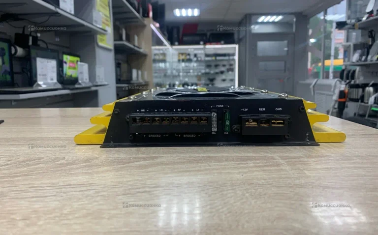 Усилитель bolt b2.400.4
